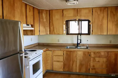 Kitchen - 123 Ithaca, Caldwell, ID 83605 photo 1 of 2