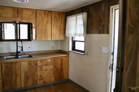 Kitchen - 123 Ithaca, Caldwell, ID 83605 photo 2 of 2