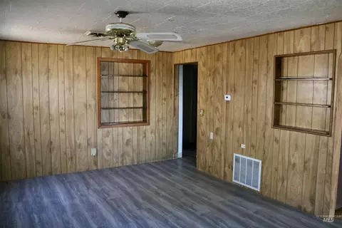 Living - 123 Ithaca, Caldwell, ID 83605 photo 1 of 1