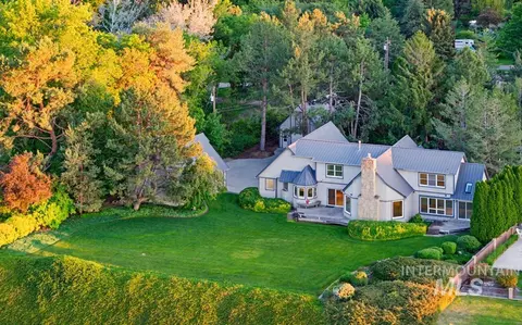 10320 W Whispering Cliffs Dr, Boise, ID 83704