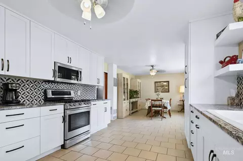 Kitchen - 2152 E State St, Eagle, ID 83616 photo 5 of 5