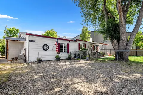 Exterior - 2152 E State St, Eagle, ID 83616 photo 3 of 15