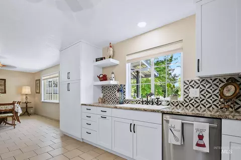 Kitchen - 2152 E State St, Eagle, ID 83616 photo 4 of 5