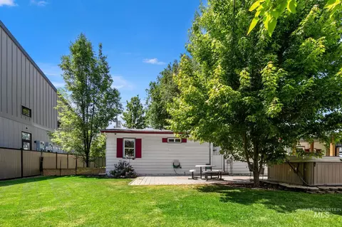Exterior - 2152 E State St, Eagle, ID 83616 photo 15 of 15