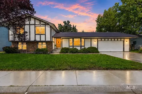 925 N 14th East St, Mountain Home, ID 83647