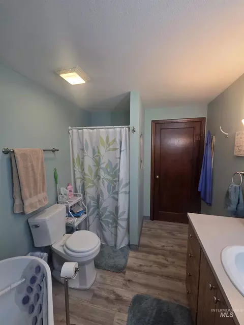 Bath - 109 3rd St, Pomeroy, WA 99347 photo 1 of 3