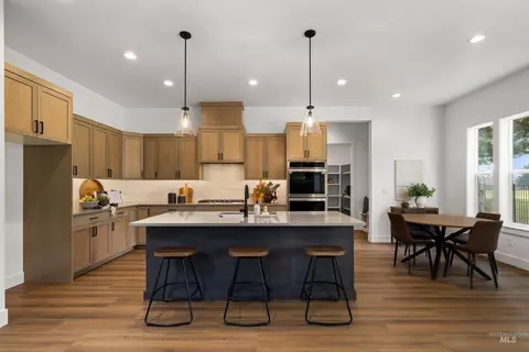 Kitchen - 725 N Hiltonhead Way, Eagle, ID 83616 photo 1 of 6