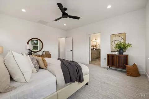 Bedroom - 725 N Hiltonhead Way, Eagle, ID 83616 photo 2 of 4