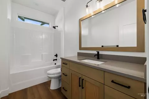 Bath - 725 N Hiltonhead Way, Eagle, ID 83616 photo 6 of 6