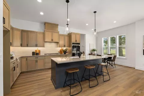 Kitchen - 725 N Hiltonhead Way, Eagle, ID 83616 photo 2 of 6