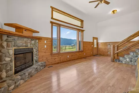 Living - 634 Elk Haven Cir, Pollock, ID 83547 photo 1 of 5