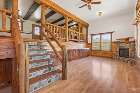 Living - 634 Elk Haven Cir, Pollock, ID 83547 photo 4 of 5