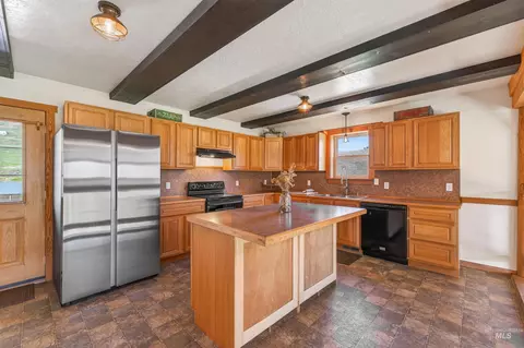 Kitchen - 634 Elk Haven Cir, Pollock, ID 83547 photo 2 of 4