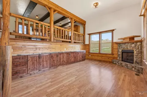 Living - 634 Elk Haven Cir, Pollock, ID 83547 photo 3 of 5