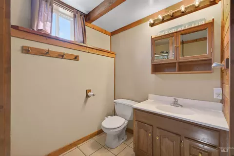 Bath - 634 Elk Haven Cir, Pollock, ID 83547 photo 2 of 2
