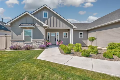 211 NE 8th St, Fruitland, ID 83619