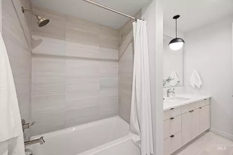 Bath - 4430 E Haystack St #107, Boise, ID 83716 photo 3 of 3