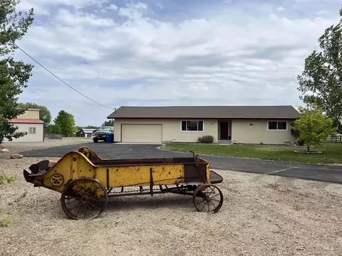 368 W King Rd, Kuna, ID 83634