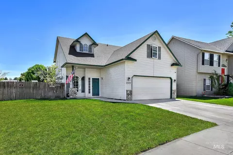 7729 Prism Ct, Nampa, ID 83687