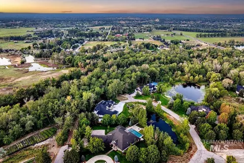 View/Area - 103 S Alder Ln, Eagle, ID 83616 photo 4 of 5