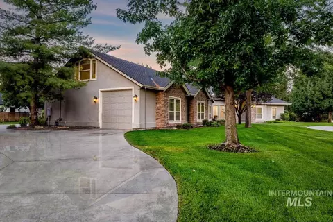 Exterior - 103 S Alder Ln, Eagle, ID 83616 photo 5 of 7
