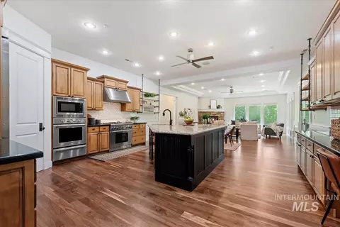 Kitchen - 103 S Alder Ln, Eagle, ID 83616 photo 4 of 4