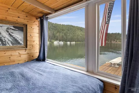Bedroom - 11 Hidden Lake Trl, Plummer, ID 83851 photo 2 of 6