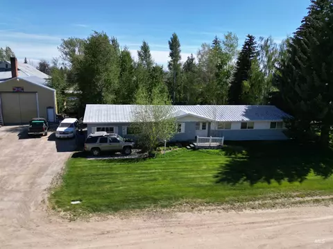 206 E Alturas Ave, Fairfield, ID 83327
