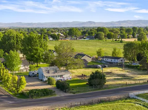 3517 E Victory Rd, Nampa, ID 83687