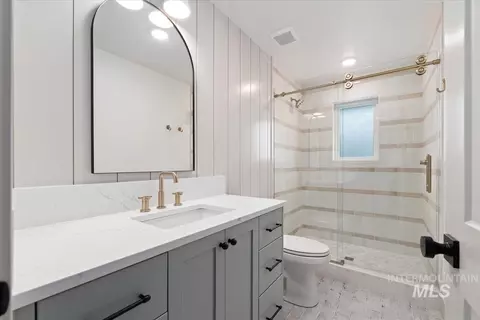 Bath - 7065 N Cairnhill Way, Eagle, ID 83616 photo 2 of 8