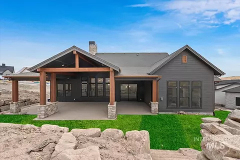Exterior - 7065 N Cairnhill Way, Eagle, ID 83616 photo 3 of 8