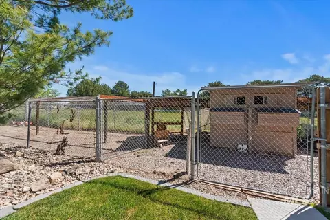 Exterior - 5410 W Beacon Light Rd, Eagle, ID 83616 photo 6 of 11