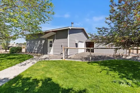 Exterior - 5410 W Beacon Light Rd, Eagle, ID 83616 photo 5 of 11