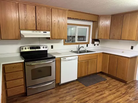 Kitchen - 308 N 200 E, Jerome, ID 83338 photo 2 of 2