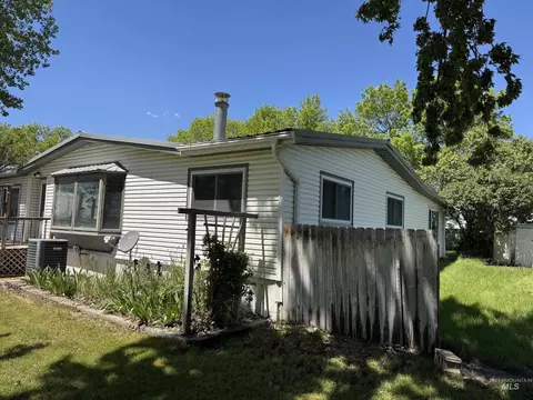 Exterior - 308 N 200 E, Jerome, ID 83338 photo 4 of 7