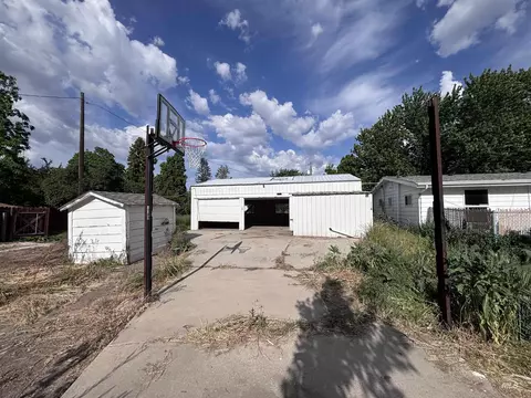 Exterior - 2152 Artesian Rd, Eagle, ID 83616 photo 8 of 14