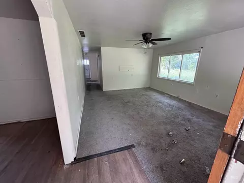 Living - 2152 Artesian Rd, Eagle, ID 83616 photo 1 of 1