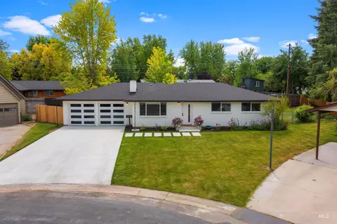 3008 N Ustick Cir, Boise, ID 83704