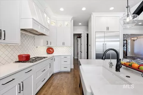 Kitchen - 594 S Devon Ave, Star, ID 83669 photo 5 of 6
