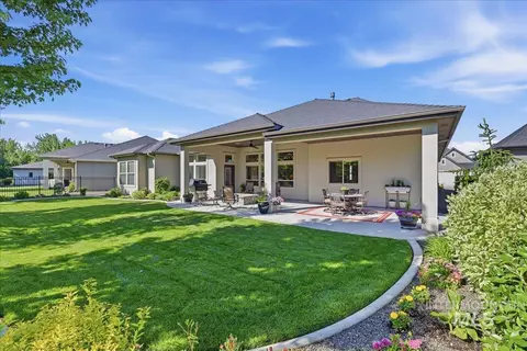 Exterior - 594 S Devon Ave, Star, ID 83669 photo 10 of 10