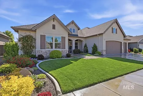 Exterior - 594 S Devon Ave, Star, ID 83669 photo 2 of 10