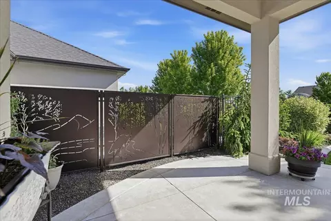 Exterior - 594 S Devon Ave, Star, ID 83669 photo 8 of 10