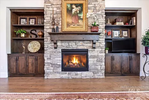 Living - 594 S Devon Ave, Star, ID 83669 photo 3 of 4