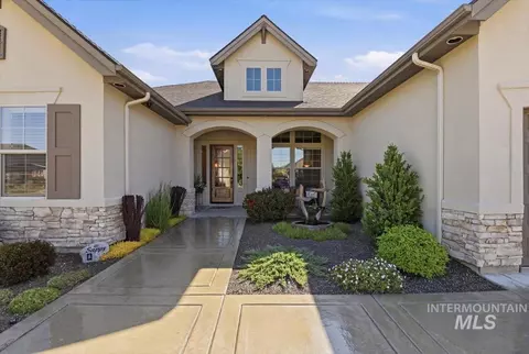 Exterior - 594 S Devon Ave, Star, ID 83669 photo 4 of 10