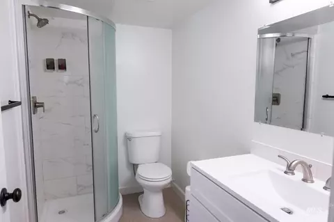 Bath - 446 Perry Dr, Payette, ID 83661 photo 3 of 3