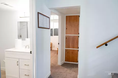 Entry Way - 446 Perry Dr, Payette, ID 83661 photo 1 of 2