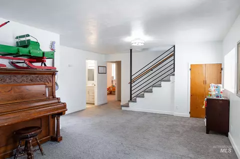 Entry Way - 446 Perry Dr, Payette, ID 83661 photo 2 of 2