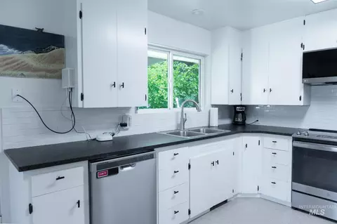 Kitchen - 446 Perry Dr, Payette, ID 83661 photo 1 of 5