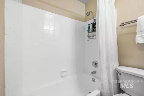 Bath - 601 Hemlock St #3, Mccall, ID 83638 photo 3 of 4