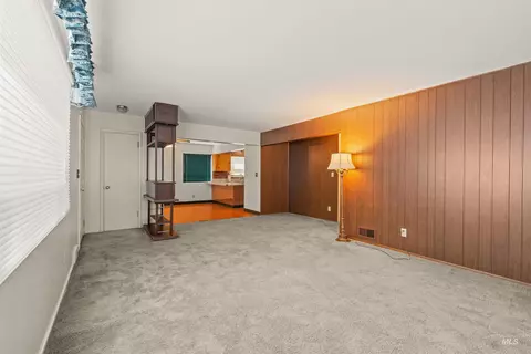 Living - 1663 9th Ave, Lewiston, ID 83501 photo 3 of 3